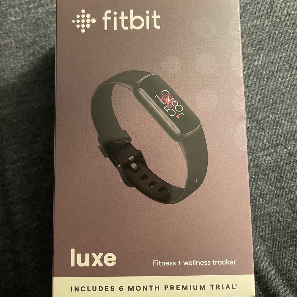NIB FITBIT LUXE